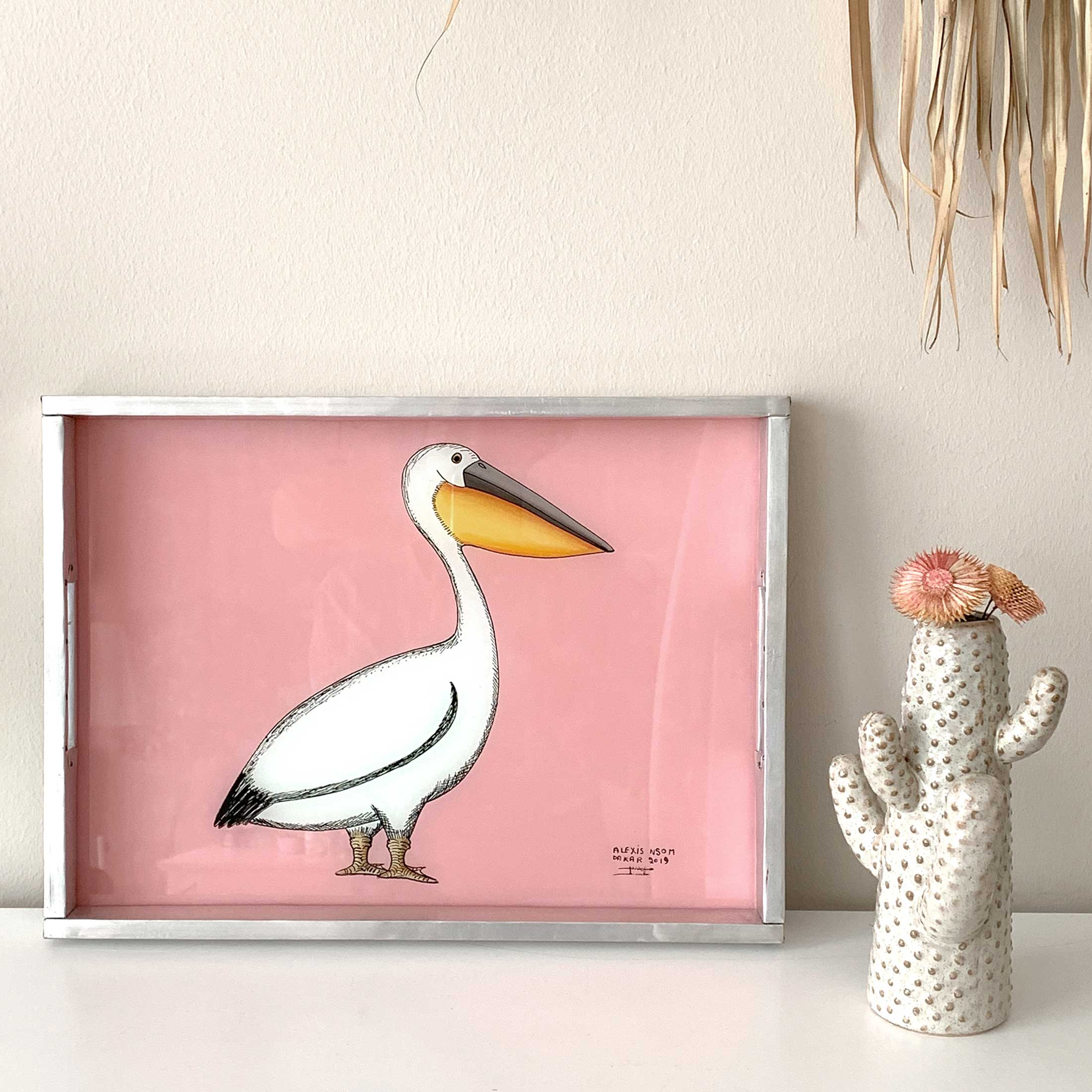 Boho Strandhaus Deko Tablett Pelikan Rosa – Kunstobjekt