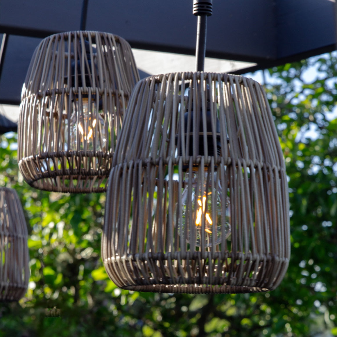 lichterkette landhaus beige grau polyrattan lampenschirm prhome outdoor beleuchtung soulbirdee lampenshop