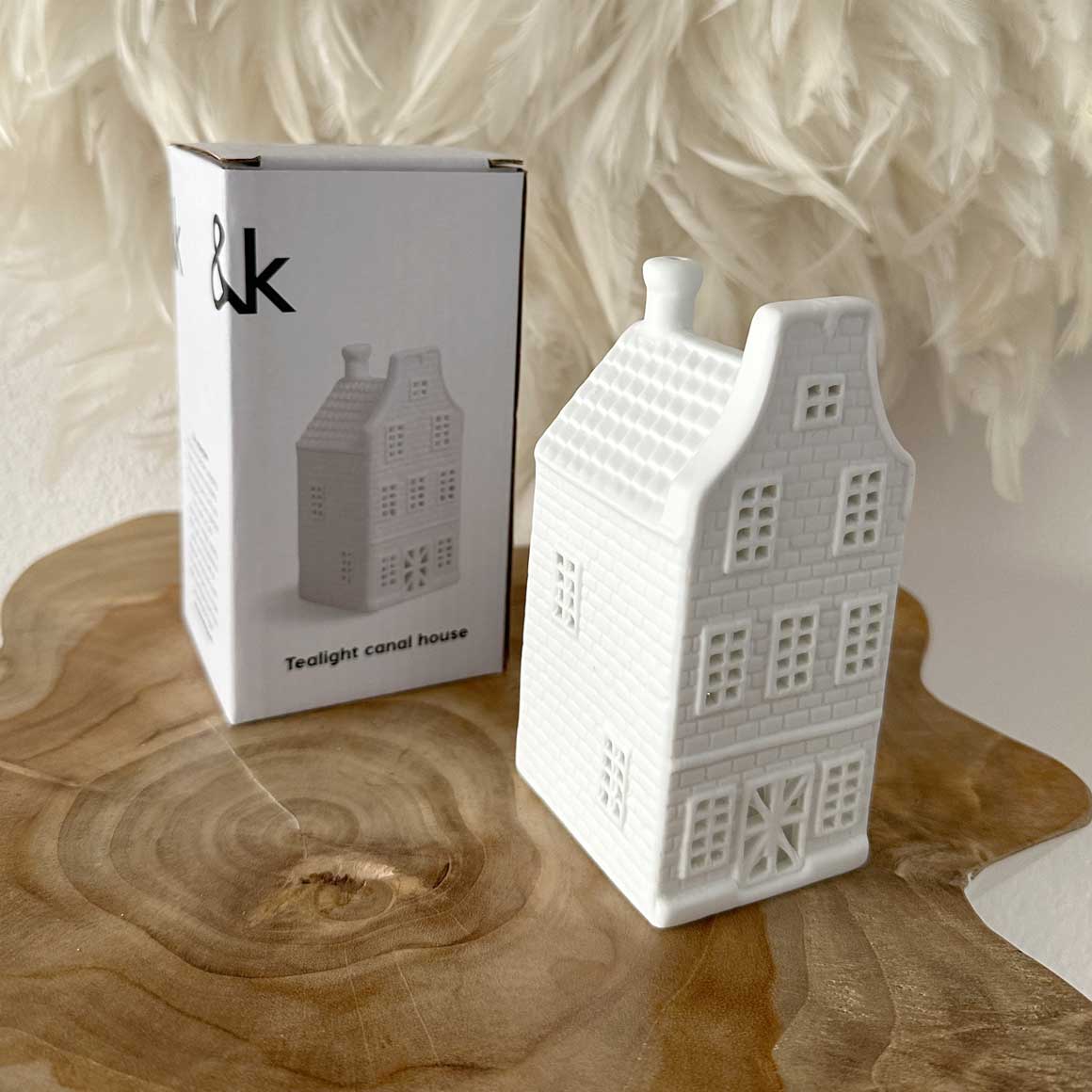 Kleines Lagerhaus Singel ♥ Lichthaus weiß aus Amsterdam ♥ Geschenkidee: Teelichthaus Grachtenhaus ♥ Das Original von Klevering ♥ Soulbirdee Shop Kleines Lagerhaus Singel Weißes Lichthaus aus Amsterdam von Klevering Kerzenständer Teelichthalter in Form von Grachtenhäusern Soulbirdee Shop aus Amsterdam |