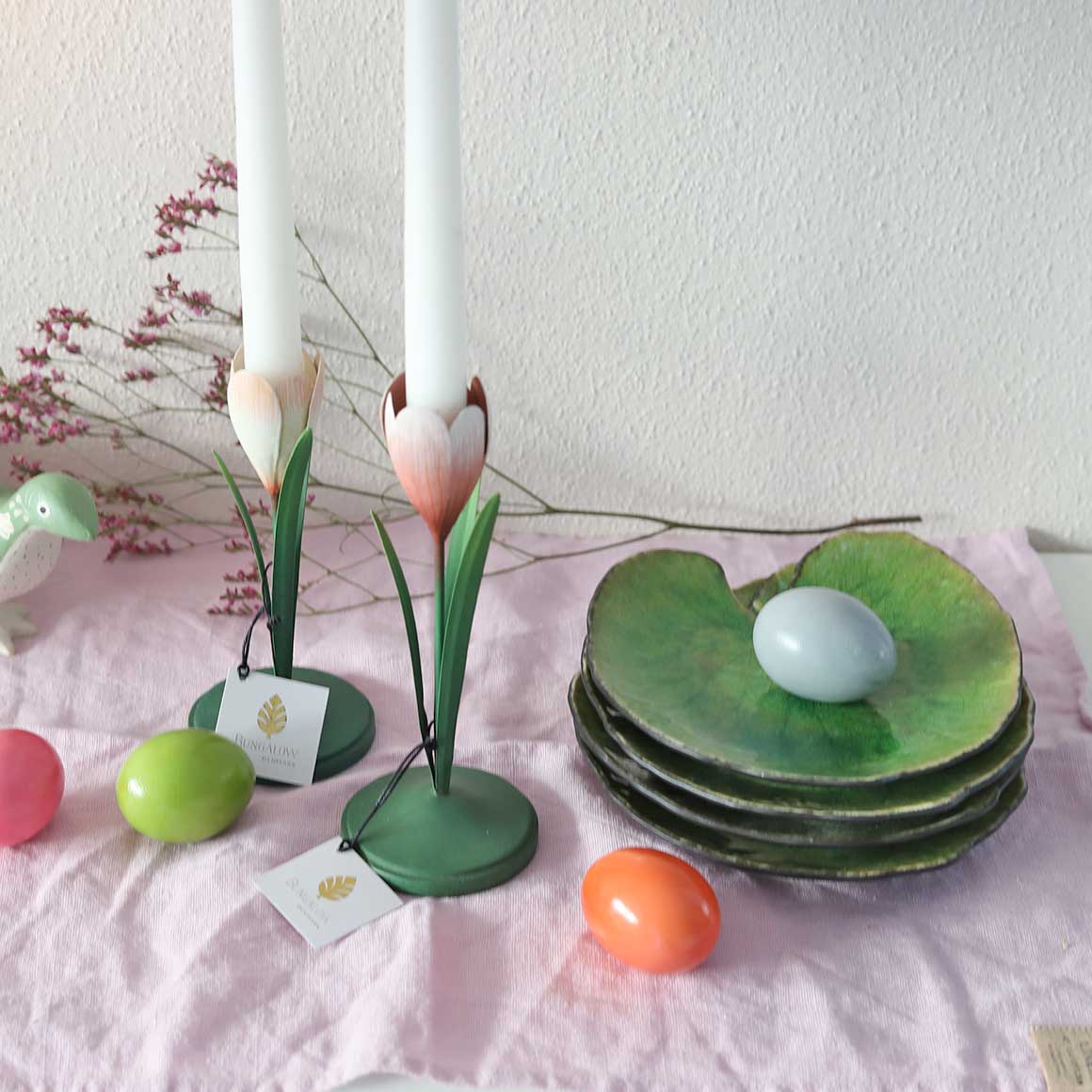 Blatt Geschirr Costa Nova Krokus Kerzenständer, Osterdeko & Tischdeko Ostern, Bungalow DK | Osterdeko für den Tisch | Osterdeko, Soulbirdee Onlineshop