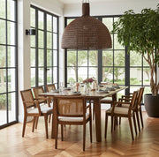 Große XL Dome Pendelleuchte aus Rattan in dunkler Walnuss-Optik in einem Restaurant Lampenschirm von Bazar Bizar