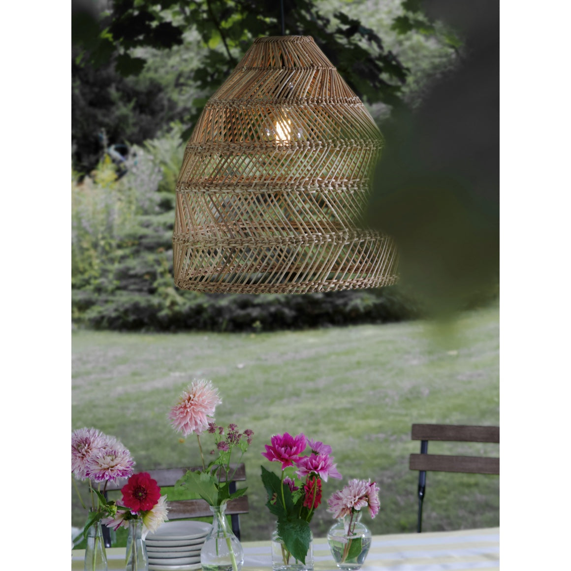 pendelleuchte outdoor terrasse esstischlampe haengelampe rattan Maja outdoor soulbirdee onlineshop prhome