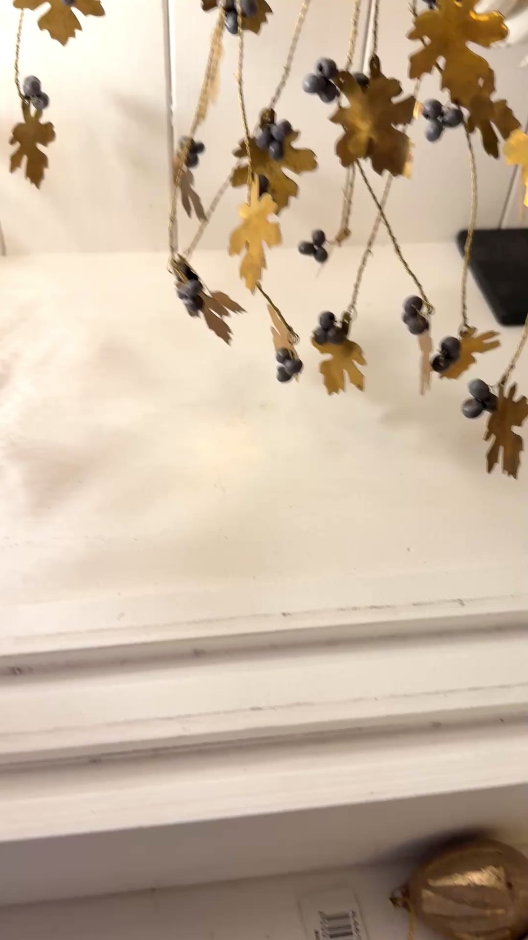 Video laden: Herbstdeko Zweig Gold