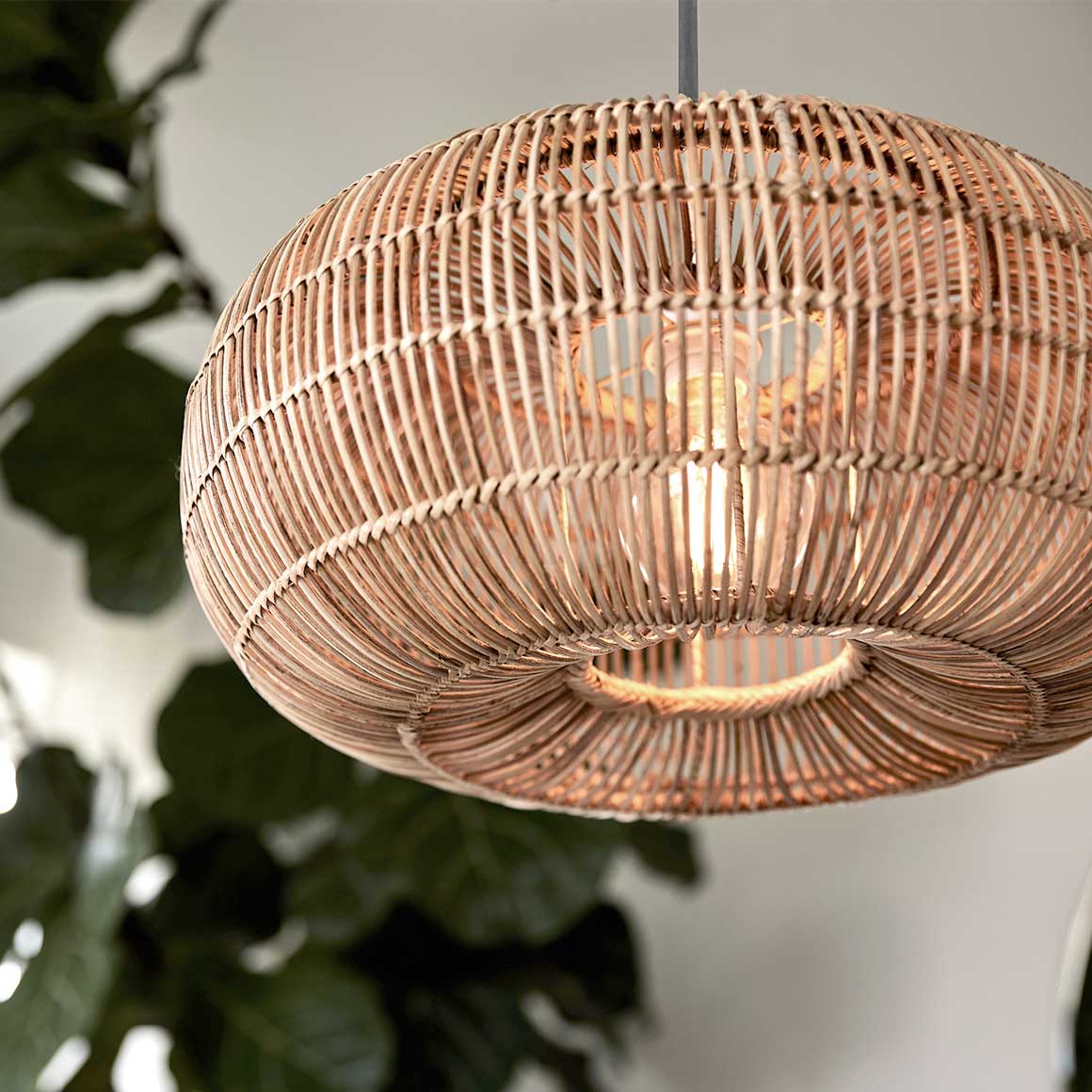 Outdoor Terrassenlampe aus Rattan von PRHOME I Soulbirdee