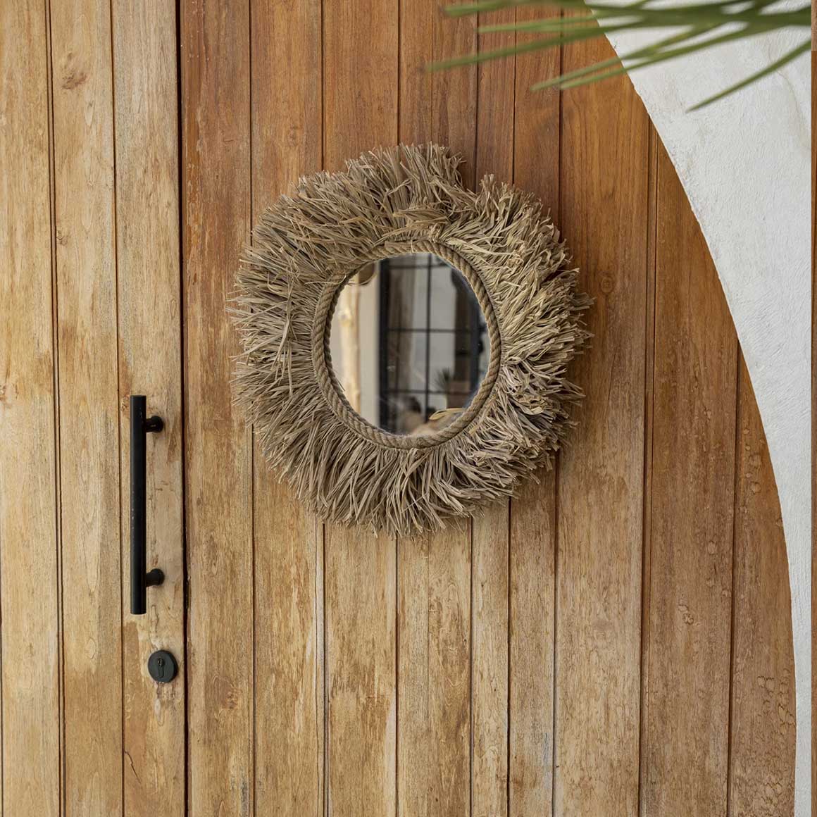 runder spiegel wohnzimmer restaurant hotel boutique flur Flurspiegel garderobenspiegel spa wandspiegel boho soulbirdee onlineshop