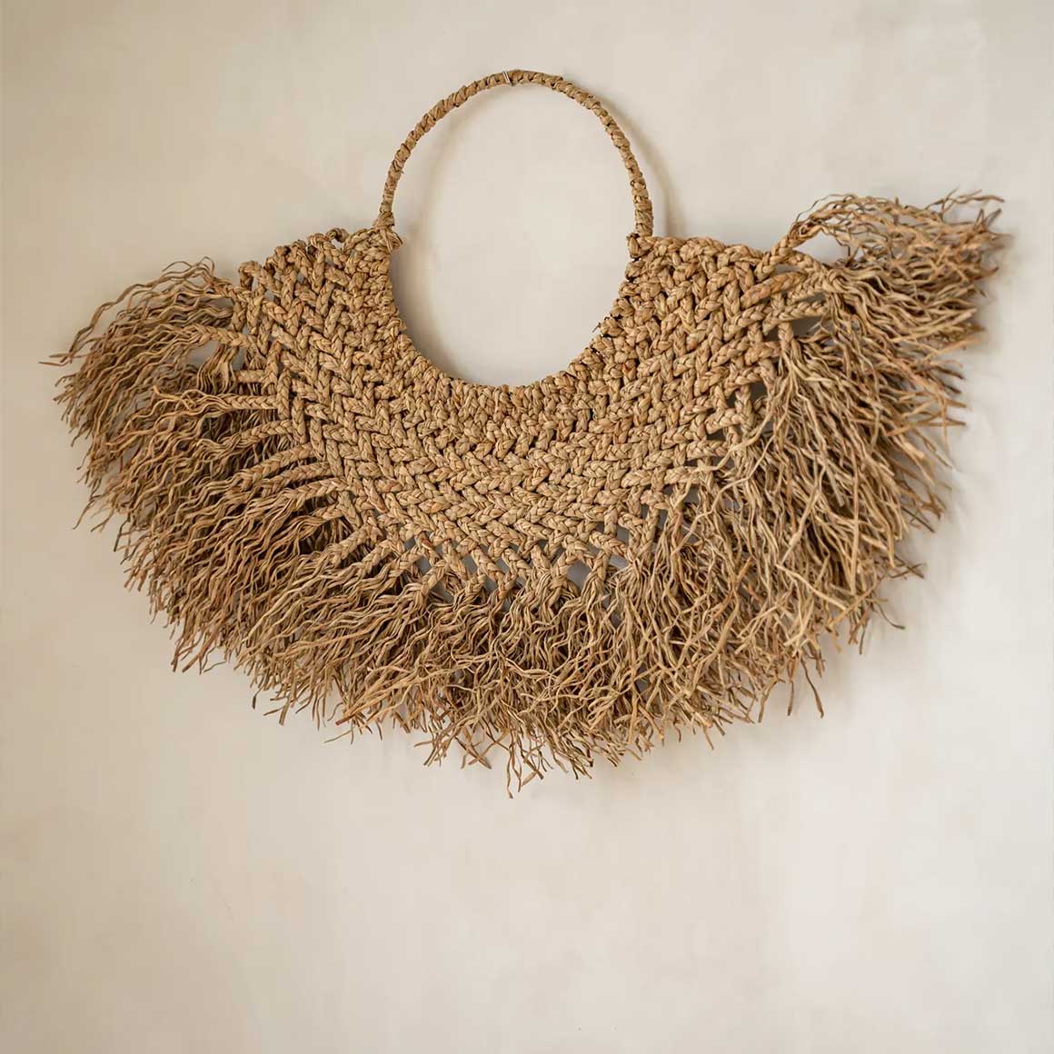 Schlafzimmer Wanddeko Boho Style handgemacht Beige Braun wunderschöne Boho Deko aus Wasserhyacinthe Schlafzimmer Deko im Soulbirdee Onlineshop