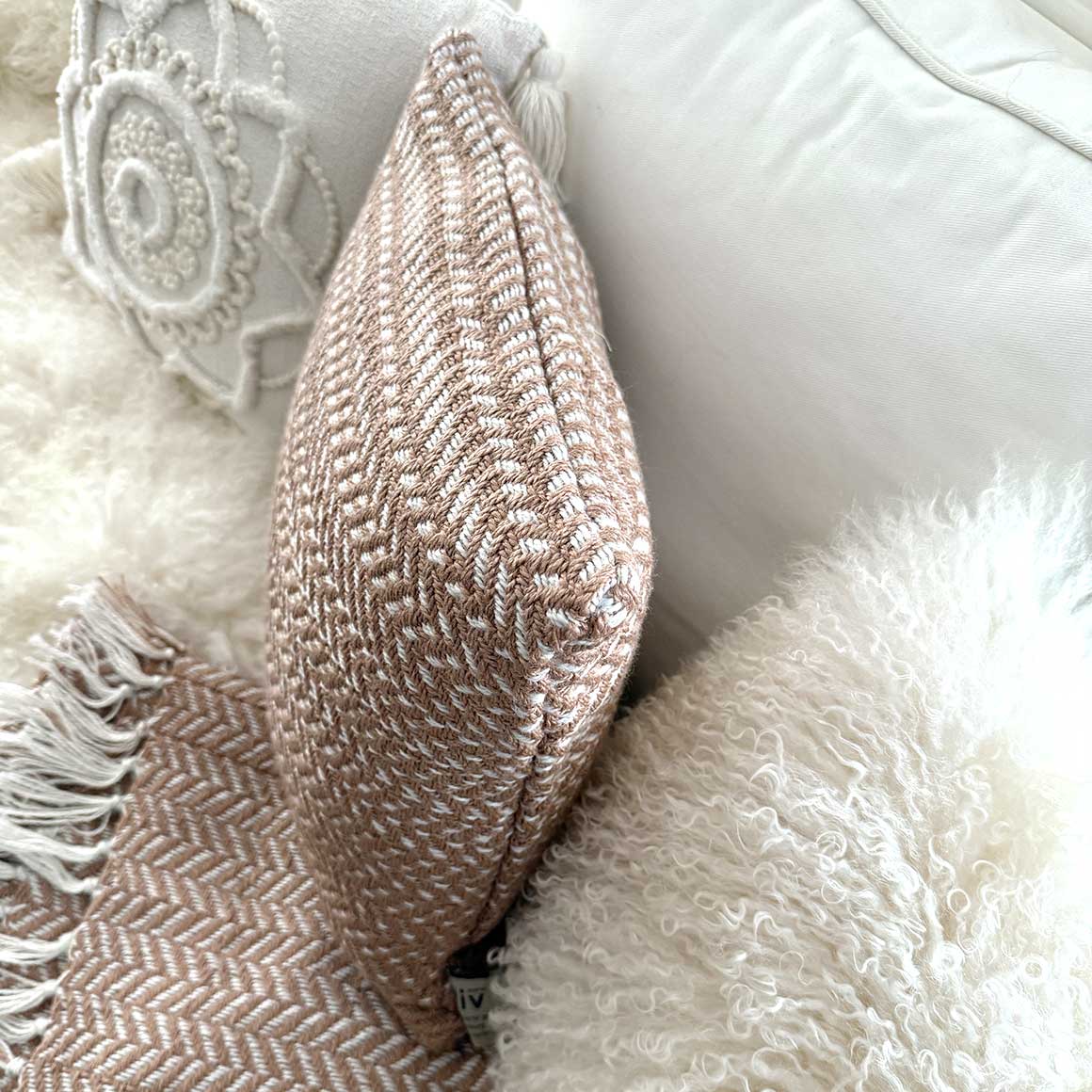 Couchkissen Waschbar Sofakissen beige braun Fischgrät klassisch Soulbirdee Onlineshop