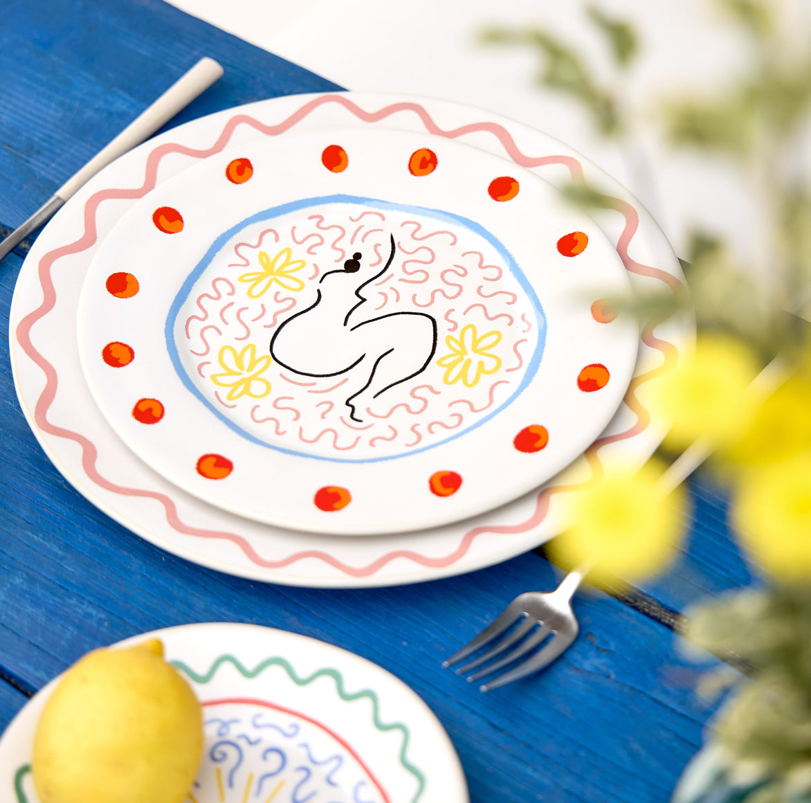 Handbemaltes Geschirr im Riviera Stil – Costa Nova Portugal wie Matisse Lady Frau und Blumen