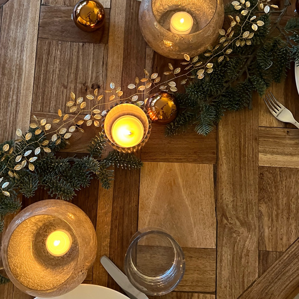 tischdeko weihnachtlich weihnachtsdeko tisch mitte rechteckiger lang edel elegant festliche deko soulbirdee bungalow