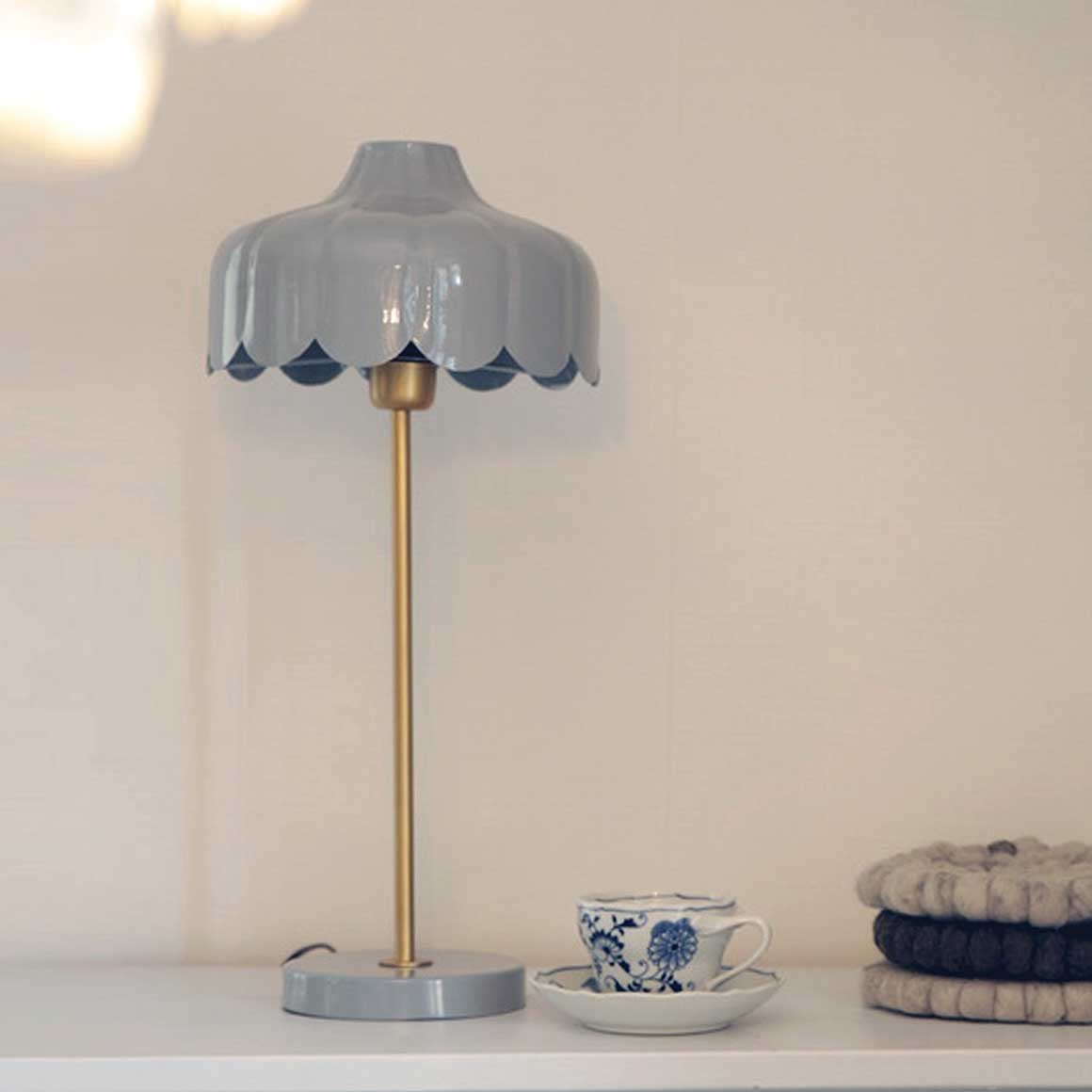 tischlampe landhausstil wohnzimmer blau gold soulbirdee onlineshop lampenshop tischleuchte