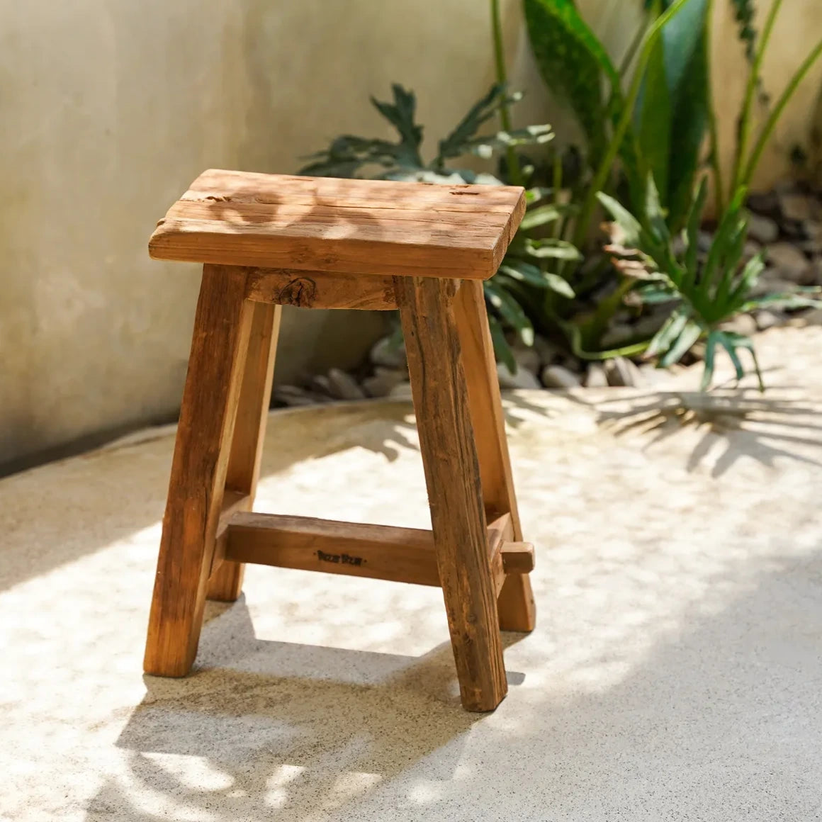 Vintage Hocker Holzhocker aus recyceltem Holz Teak für Badezimmer als Deko Accessoire Ablage und zum sitzen 