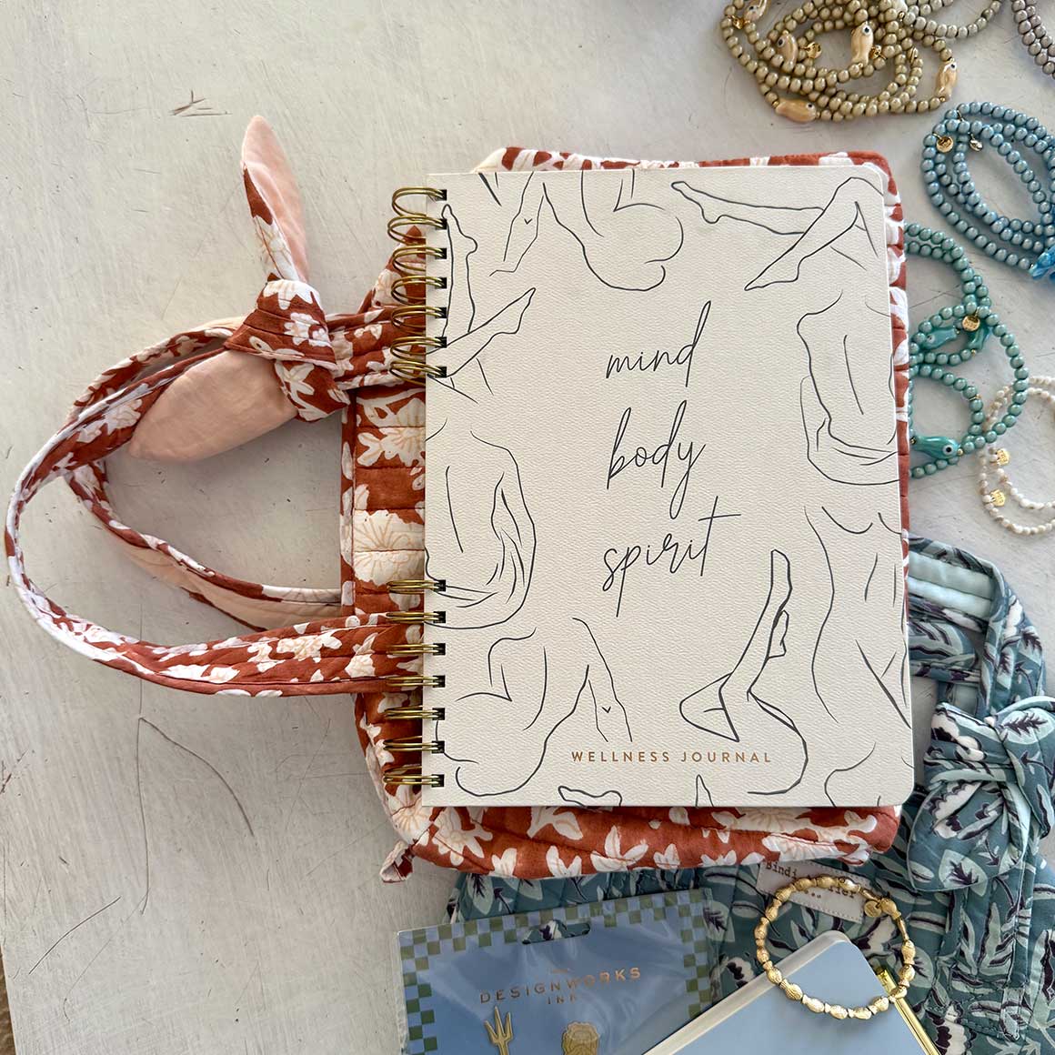 wellness journal body mind geschenk selbstliebe tagebuch Frau geschenkidee soulbirdee onlineshop Designworks gold beige